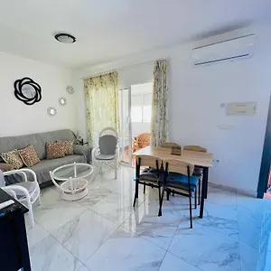 https://shr043-nerja-medina-apartamento-cerca-de-playa-torrecilla.hotelsinnerja.org